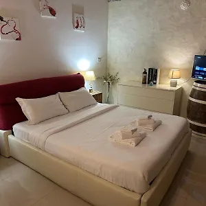 Apartment La Cantinetta Di - The Wine Cave In Milan, Huge 110sqm Next To Station, Milan